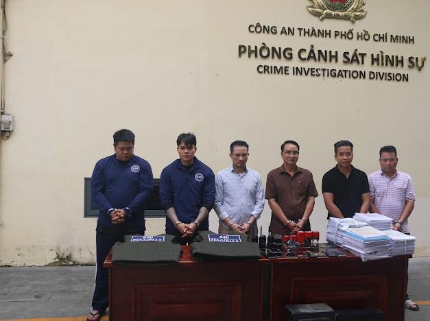 Công an TPHCM xoá sổ băng nhóm đòi nợ thuê kiểu khủng bố núp bóng 3 công ty mua bán nợ, bắt giam 20 đối tượng