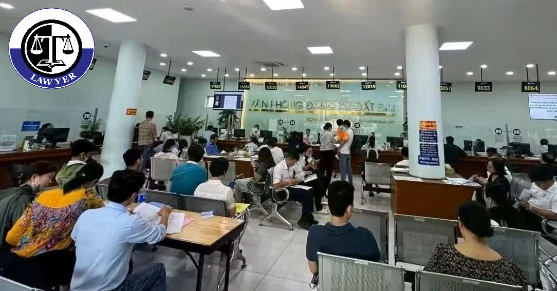 TPHCM: Chỉ đạo 'nóng' về hỗ trợ người dân nộp hồ sơ nhà đất