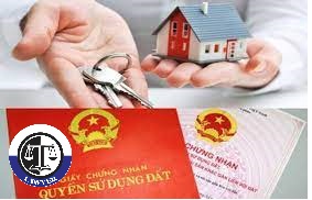 Công chứng hợp đồng chuyển nhượng nhà đất: Hồ sơ, thủ tục, phí thực hiện